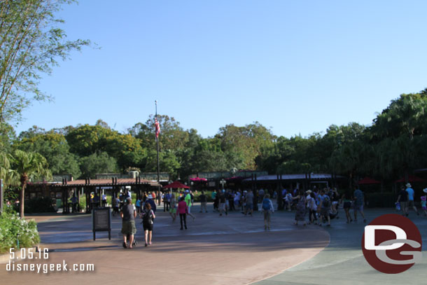 This is 8:32am, about half an hour before park opening.