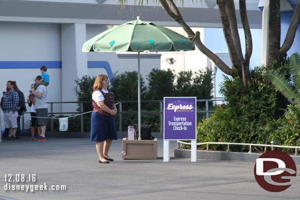 A new Express Bus service has started. It links the parks to make park hopping easier, for a fee of course.  ($15 a day or $24 for 7 days)