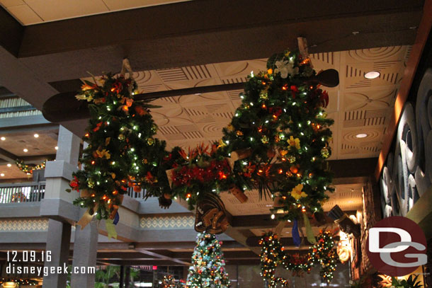 A look around the Polynesian Lobby at the Christmas decorations.