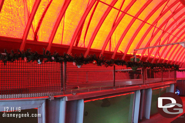 Garland on the aquaculture tanks.