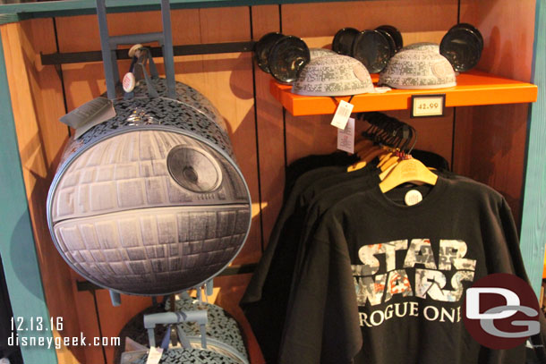Still not a fan of Star Wars (and other random merchandise) in the park.. it just does not fit.