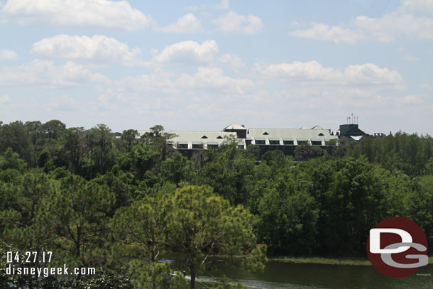 After a delay of almost 10 minutes on our way.. the Wilderness Lodge from the monorail.