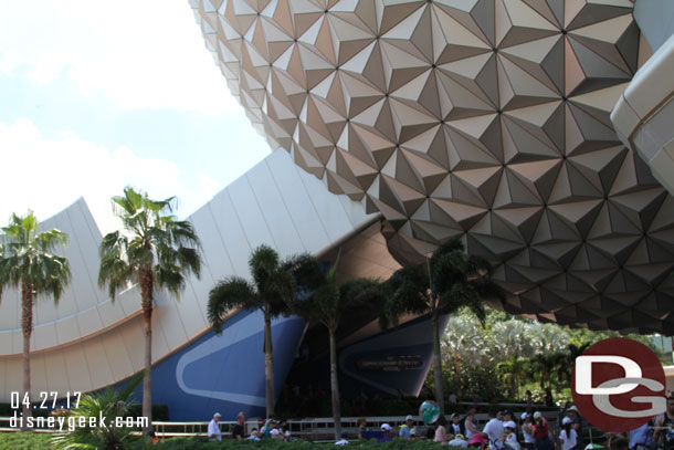 Arrived at Epcot around 2:30.  So it was about 20 minutes on the bus and 10 minutes waiting since we checked in a bit early for a total park hopping time of 30 minutes.  There was only one other family on our bus for this trip.