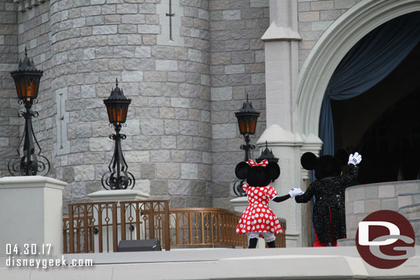 Mickey and Minnie leaving.  The show was about 5 minutes and right at 9am the park opened as scheduled.
