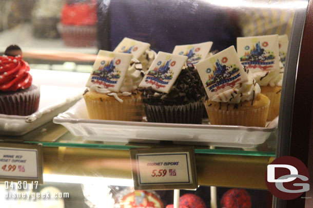 45th Anniversary cupcakes (the anniversary was last October so it is the 45th year but no real celebration going on)