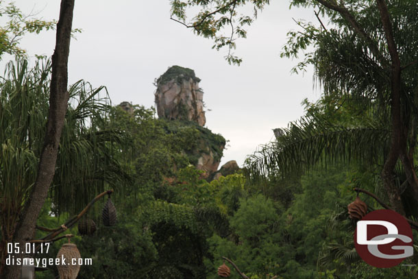 A floating mountain in Pandora looming over the treeline.