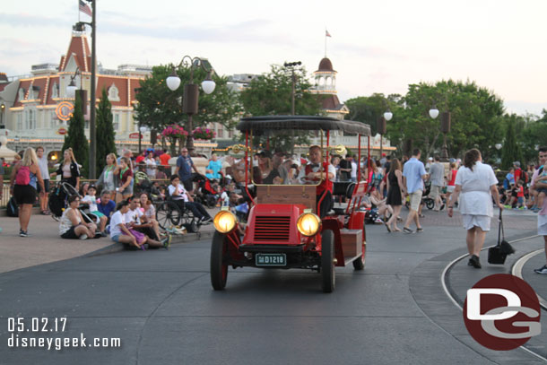 Wow a Main Street car making the rounds just before 8pm.