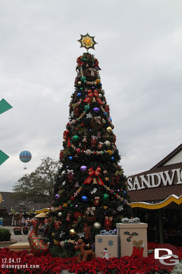 Marketplace Christmas Tree