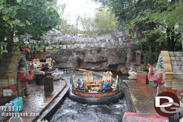 Kali River Rapids was not very popular with the cold wet weather.