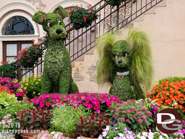 Lady and the Tramp topiaries.