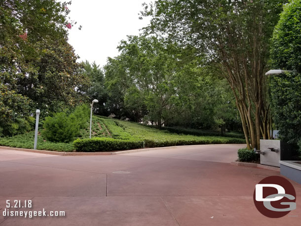 This area between Mission Space and Test Track will be home to a new space themed restaurant.  Curious if it will have a facade from this side or be placed further back with an entrance through the side of Mission Space.