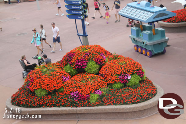 A smaller planter on the walkway between Future World and World Showcase.