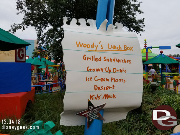 A quick look around Woody's Lunch Box.