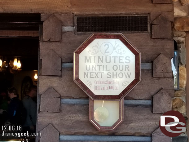 2 minutes to show time as we passed through  Frontierland so headed in to see the Country Bears.