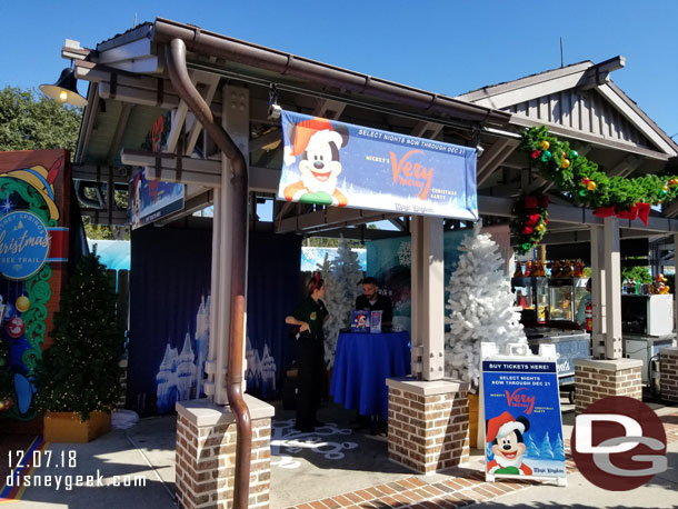 A gift shop along the trail.