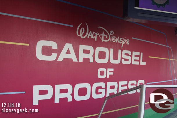 Decided to pay a visit to th e Carousel of Progress since it was loading.