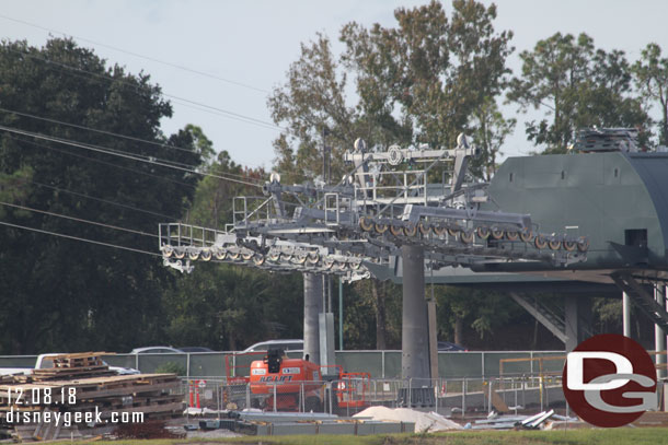 In the foreground the Caribbean Beach entry and the background the path to Epcot.