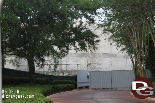 The space restaurant is visible between Mission Space and Test Track.