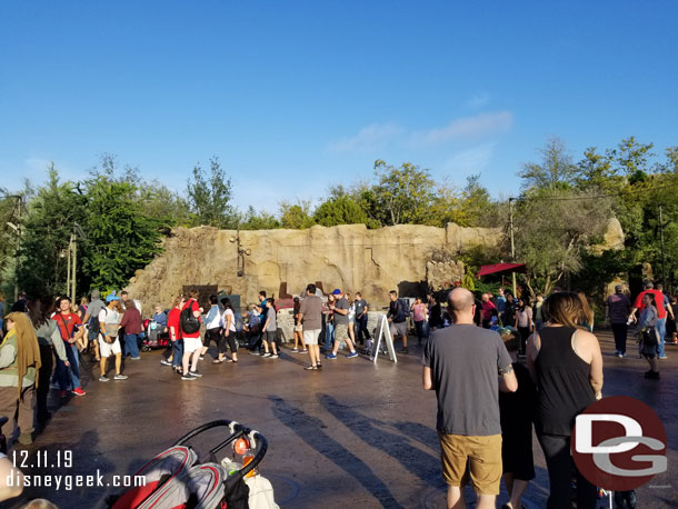 8:39am - exiting back to Batuu.  For a total time of 63 minutes from entering the queue and 35 from entering the mission briefing.