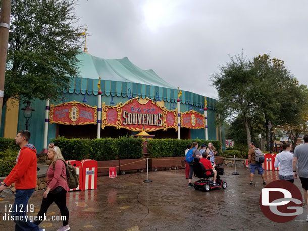 Big Top Souvenirs was closed with hedges out front.