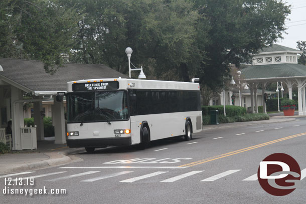 A new unmarked bus at the Boardwalk.