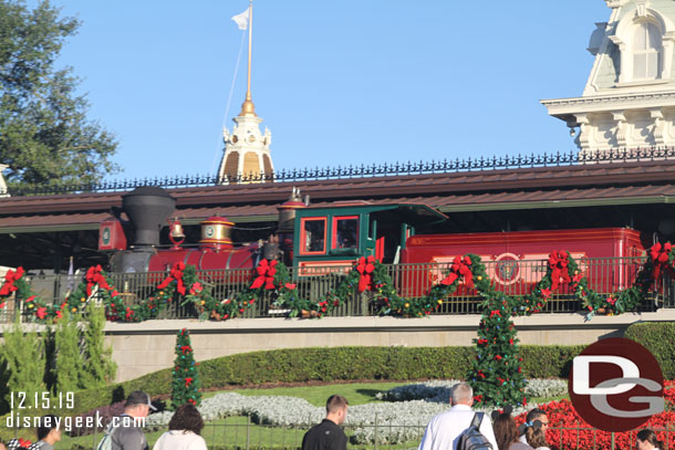 Passing by the Magic Kingdom on my way to the Monorail.  No time to enter the park this morning.  