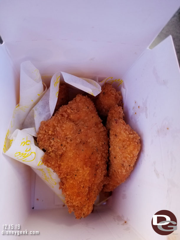 Total time from entering queue to eating chicken was about 40 minutes.
