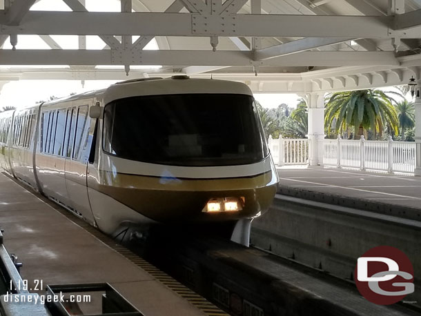 Monorail gold arriving to pick us up.