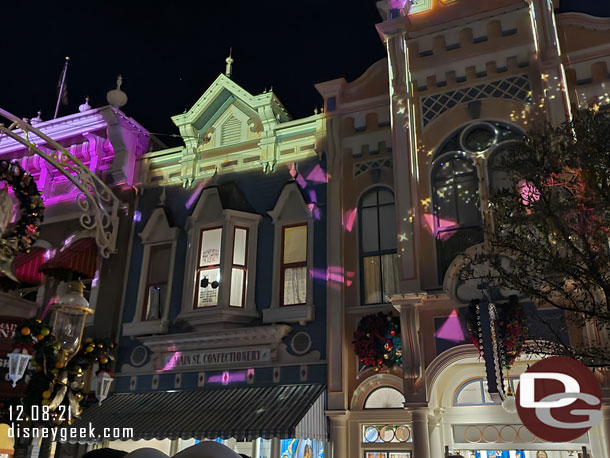There are projections on the buildings but most of the time they were not clear.