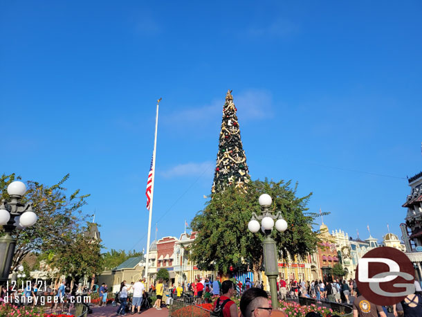 8:56am - arriving in Town Square.  Almost 40 minutes from my room to here.