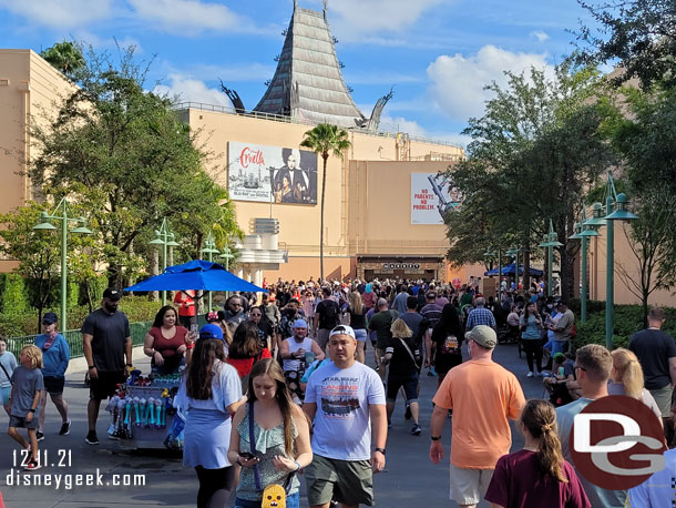 A good number of guests in the area for 12:18pm