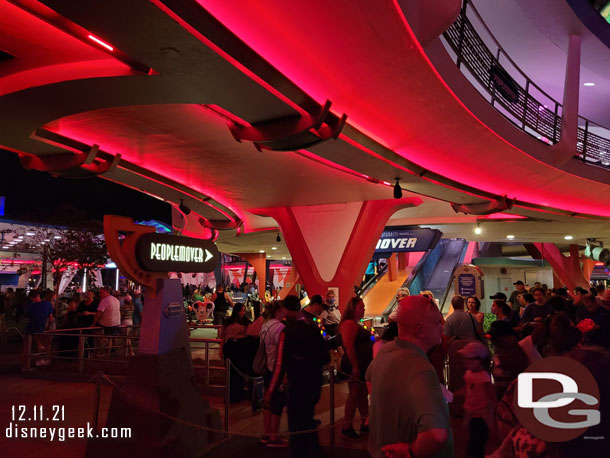 7:13pm - Decided to hop in line for the PeopleMover