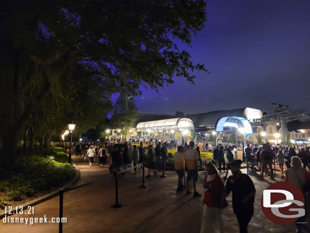10:14pm - The Skyliner queue was filling quickly and moving ok.