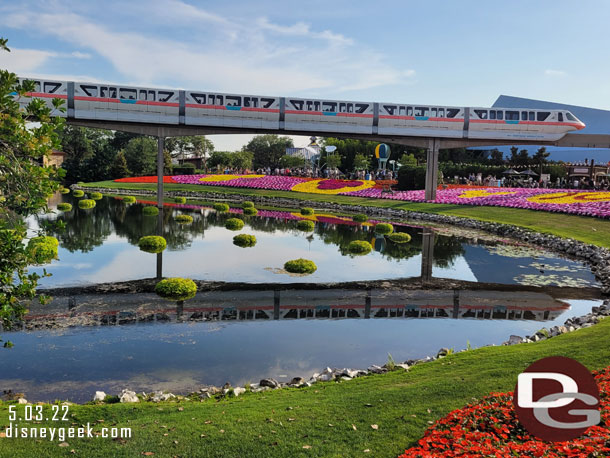 Monorail Coral overhead