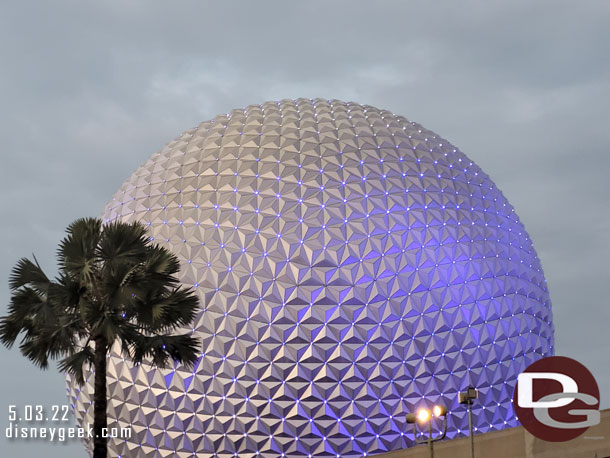 8:11pm - The nightly Beacon of Magic lights were coming on at Spaceship Earth.