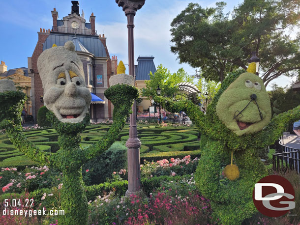 Lumiere and Cogsworth topiaries in France