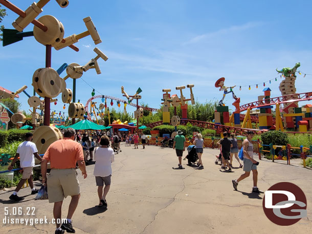 On days like this it is not pleasant to spend time in Toy Story Land. There is so little shade.