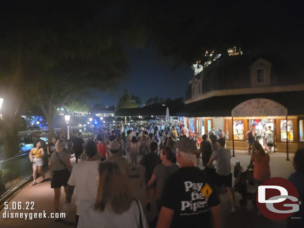 9:28pm - The crowd leaving the park via the International Gateway this evening.