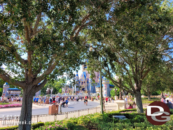 Mickey's Magical Friendship Faire has very limited viewing options in the shade