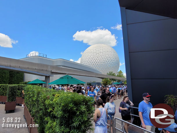 The overflow queue is now in use and full.