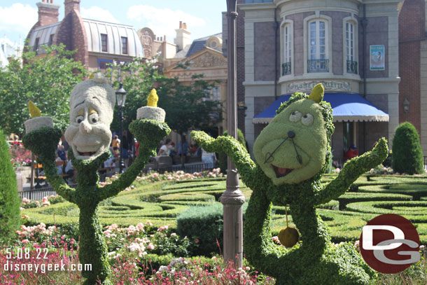 Lumiere and Cogsworth topiaries in France