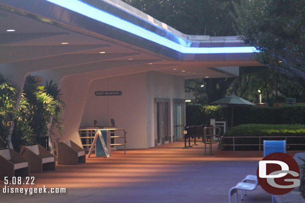 The temporary guest relations area near the park entrance.