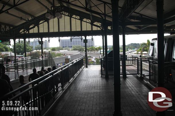 9:49am - Disembarked and starting our walk to the park.  20 minutes since arriving at the Monorail platform almost 30 minutes since deciding to ride vs walk.