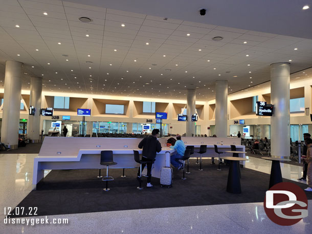 6:43am - A look around terminal 3 at LAX. This was my first time visited this recently rebuilt/renovated area.