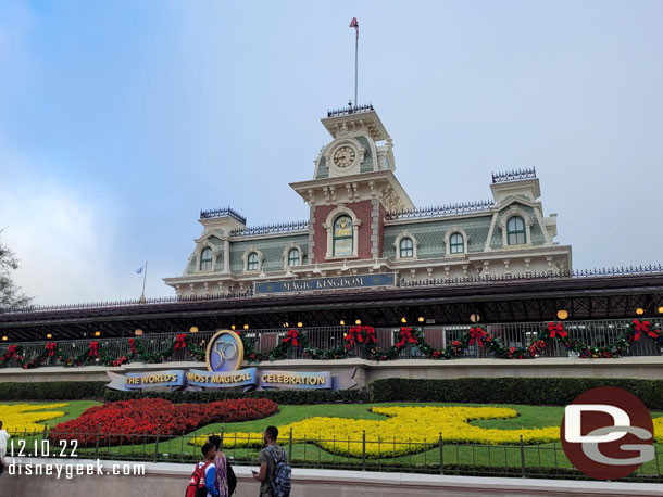 8:44am - Through security and park entry.