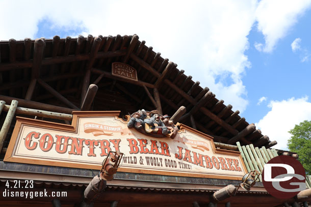 Rope dropping the Country Bears.. they open at 11am.