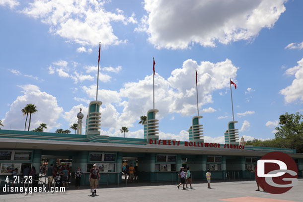 3:22pm - Through security and heading toward the park.