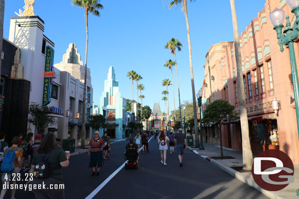 Hollywood Blvd 15 minutes before the early morning was to begin.