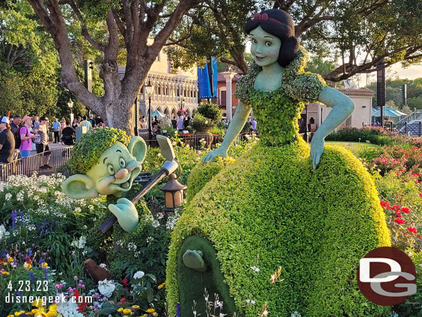 Snow White and Dopey Topiaries