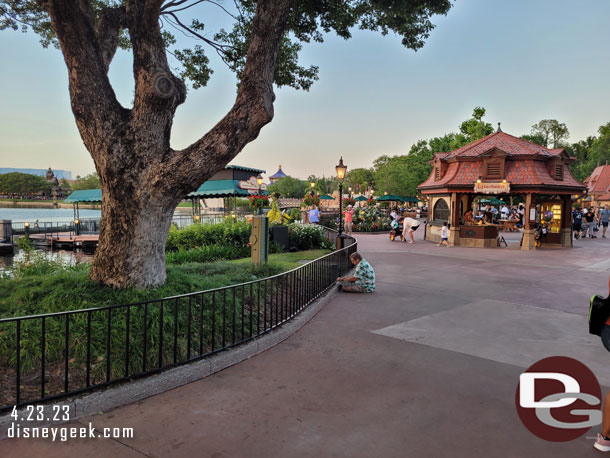 7:52pm - One guest waiting for Epcot Forever which is at 9pm